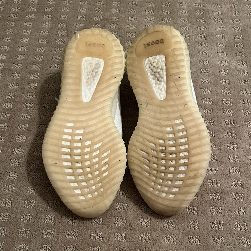 Yeezy Boost - Picture 4 of 4